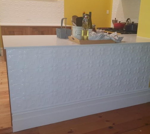 apm bathurst white breakfast bar