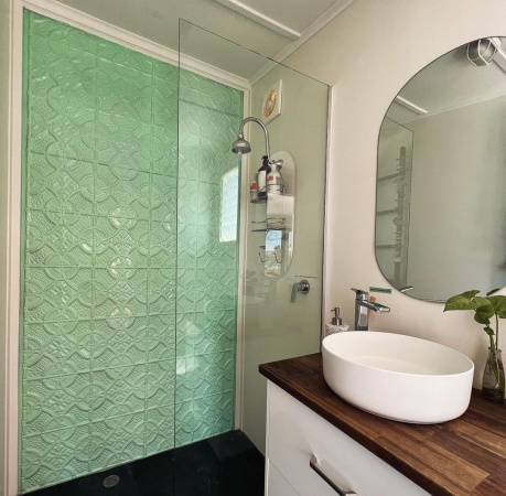 apm_stepney_shower_mint3510_instagram_adl